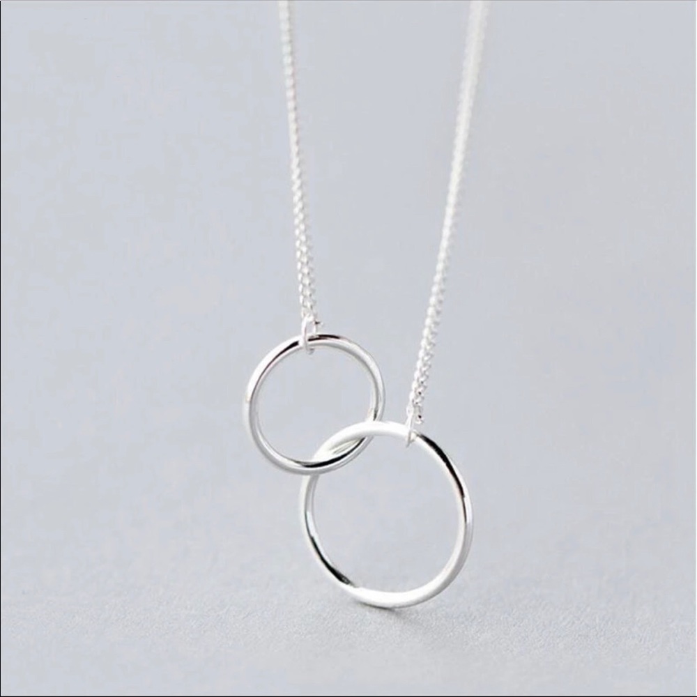 DOUBLE CIRCLE INTERLOCK SILVER NECKLACE
